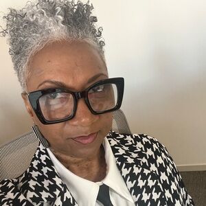 Meet your Posher, Tina